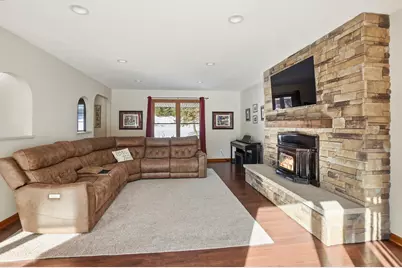 1746  Malibu Dr, Cedarburg, WI 53012 - Photo 18