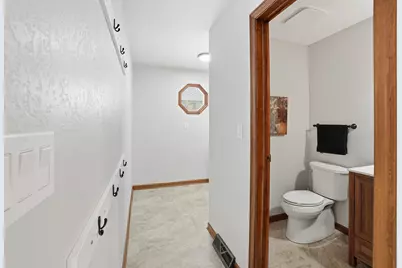 1746  Malibu Dr, Cedarburg, WI 53012 - Photo 22