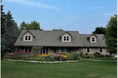 1746  Malibu Dr, Cedarburg, WI 53012 - Photo 1