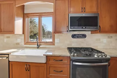 1746  Malibu Dr, Cedarburg, WI 53012 - Photo 14