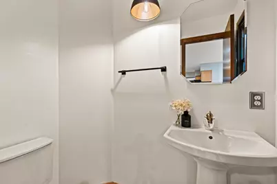 5554 S 25th St, Milwaukee, WI 53221 - Photo 8