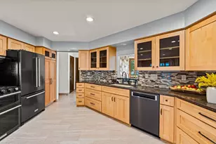 5554 S 25th St, Milwaukee, WI 53221 - Photo 6