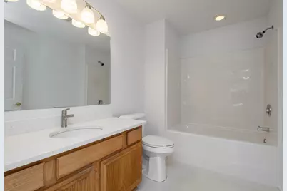 N16W26577  Wild Oats Dr #D, Pewaukee, WI 53072 - Photo 22