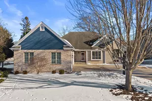 W243N2792 Creekside Dr, Pewaukee, WI 53072 - Photo 2