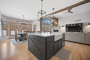 W243N2792 Creekside Dr, Pewaukee, WI 53072 - Photo 8