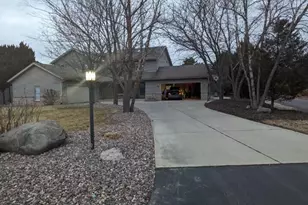 S86W18930 Woods Rd, Muskego, WI 53150 - Photo 4