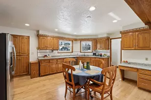 N73W15968 Alpine Ln, Menomonee Falls, WI 53051 - Photo 4