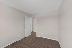 104 W Stoney Ridge Way, Saukville, WI 53080 - Photo 18