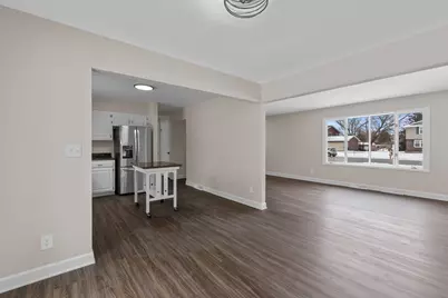 104 W Stoney Ridge Way, Saukville, WI 53080 - Photo 4