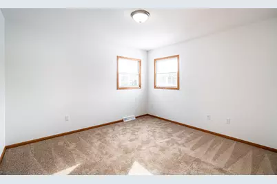 4125 W Morgan Ave, Milwaukee, WI 53221 - Photo 10