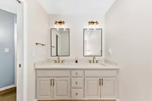 1118 Riverwalk Ct, Pewaukee, WI 53072 - Photo 32