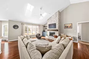 1118 Riverwalk Ct, Pewaukee, WI 53072 - Photo 16