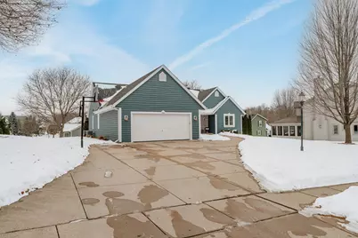 1118  Riverwalk Ct, Pewaukee, WI 53072 - Photo 6