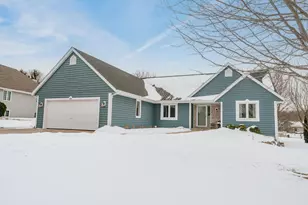1118 Riverwalk Ct, Pewaukee, WI 53072 - Photo 1