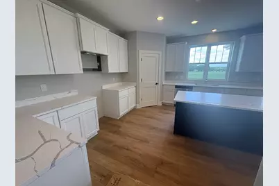 509  Talbot's Woods Dr, Dousman, WI 53066 - Photo 6