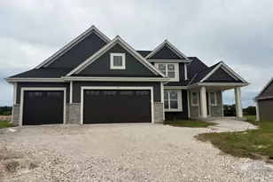 509 Talbot's Woods Dr, Dousman, WI 53066 - Photo 1
