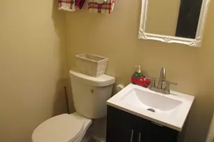 6602 W Mill Rd, Milwaukee, WI 53218 - Photo 22