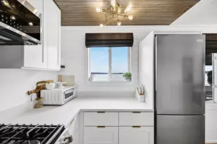 2225 Lakeshore Dr, Racine, WI 53139 - Photo 12