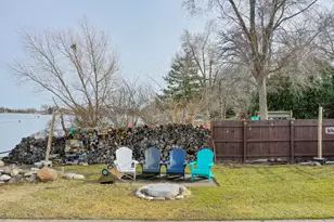 2225 Lakeshore Dr, Racine, WI 53139 - Photo 38