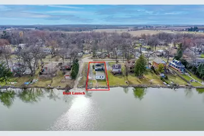 2225  Lakeshore Dr, Racine, WI 53139 - Photo 2
