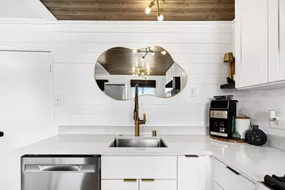 2225  Lakeshore Dr, Racine, WI 53139 - Photo 10