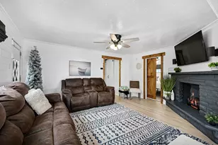 2225 Lakeshore Dr, Racine, WI 53139 - Photo 16