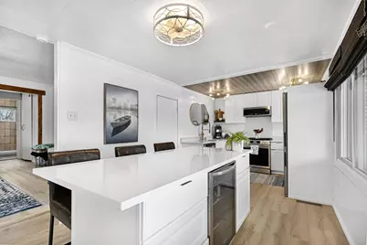 2225  Lakeshore Dr, Racine, WI 53139 - Photo 6