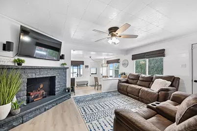 2225  Lakeshore Dr, Racine, WI 53139 - Photo 16