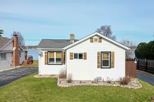 2225 Lakeshore Dr, Racine, WI 53139 - Photo 4