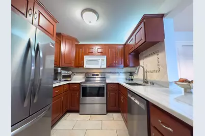 1618 S 115th Ct #103, West Allis, WI 53214 - Photo 6