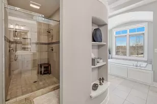 13675 N Legacy Hills Dr, Mequon, WI 53097 - Photo 12