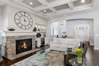 13675 N Legacy Hills Dr, Mequon, WI 53097 - Photo 2