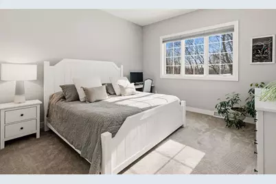 13675 N Legacy Hills Dr, Mequon, WI 53097 - Photo 14