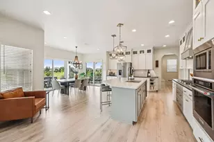 1609 Whistling Hill Cir, Hartland, WI 53029 - Photo 10