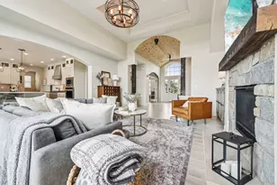 1609 Whistling Hill Cir, Hartland, WI 53029 - Photo 4