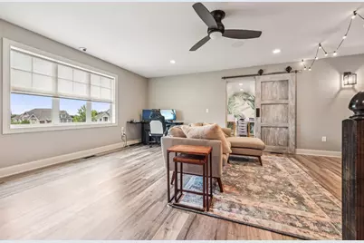 1609  Whistling Hill Cir, Hartland, WI 53029 - Photo 32