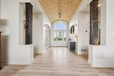 1609  Whistling Hill Cir, Hartland, WI 53029 - Photo 2