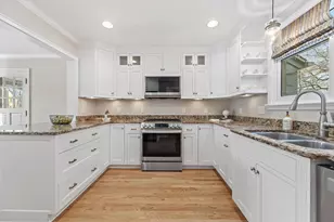 5550 N Hollywood Ave, Whitefish Bay, WI 53217 - Photo 18