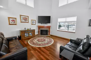 1811 Stoneridge Ln, Cedarburg, WI 53024 - Photo 4