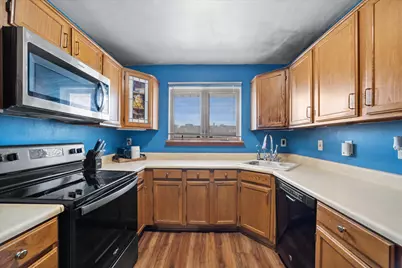 6378 S 20th St, Milwaukee, WI 53221 - Photo 6