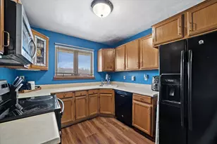 6378 S 20th St, Milwaukee, WI 53221 - Photo 8