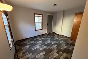 909 College Ave, Racine, WI 53403 - Photo 14