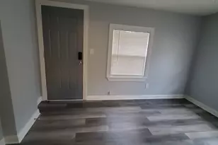 909 College Ave, Racine, WI 53403 - Photo 32