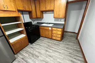 909 College Ave, Racine, WI 53403 - Photo 20