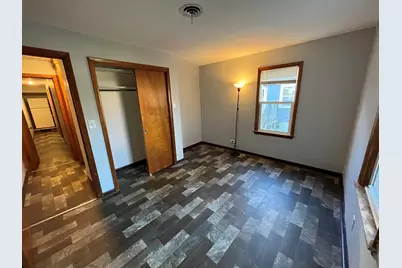 909  College Ave, Racine, WI 53403 - Photo 12