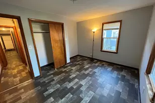 909 College Ave, Racine, WI 53403 - Photo 12