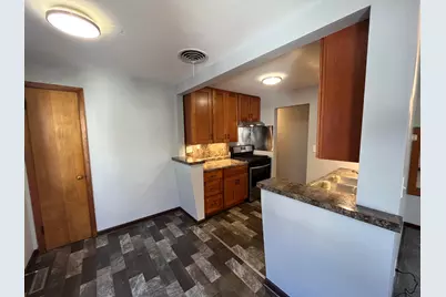 909  College Ave, Racine, WI 53403 - Photo 4