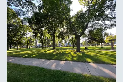 909  College Ave, Racine, WI 53403 - Photo 18