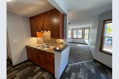 909  College Ave, Racine, WI 53403 - Photo 6