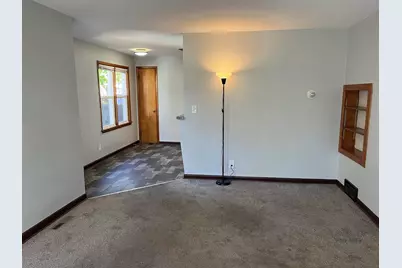 909  College Ave, Racine, WI 53403 - Photo 10